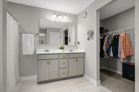 2020 Aloha Avenue Shakopee MN 55379