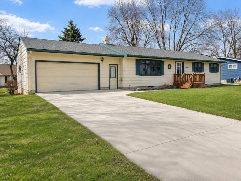 1318 W Chestnut Avenue Olivia MN 56277