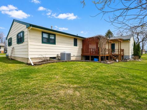 1318 W Chestnut Avenue Olivia MN 56277