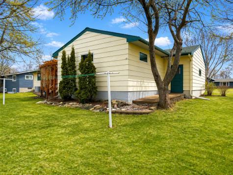 1318 W Chestnut Avenue Olivia MN 56277