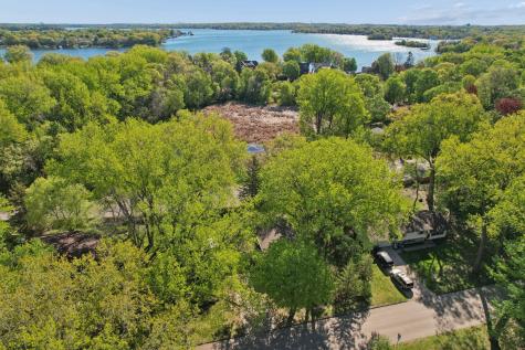 75 Pleasant Lane E Excelsior MN 55331