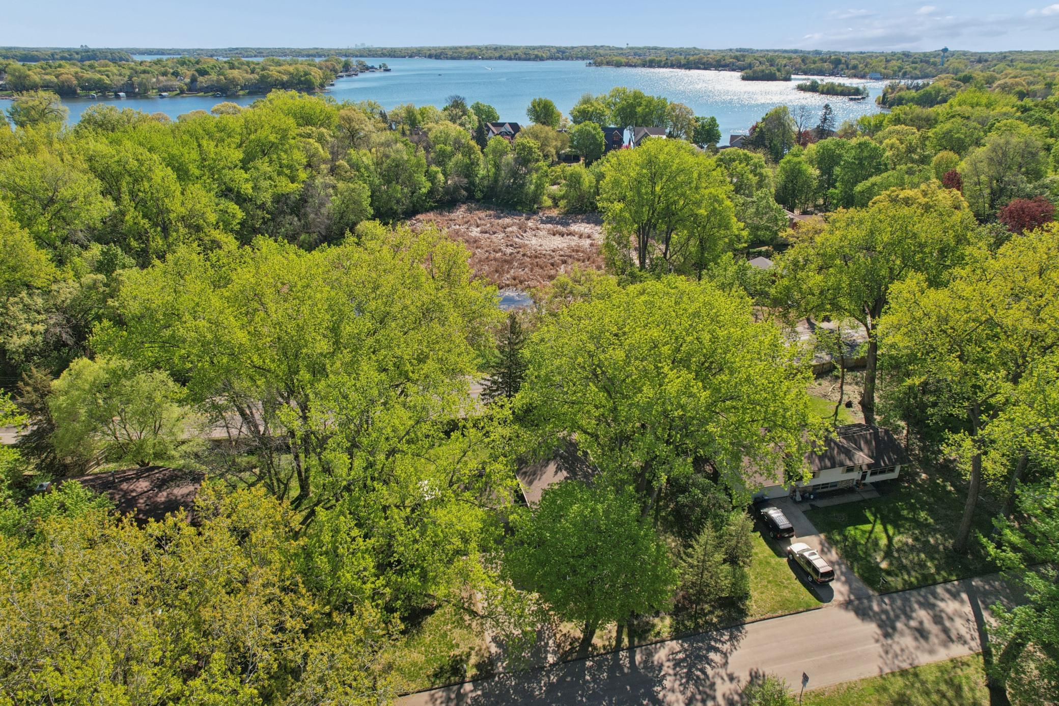 75 Pleasant Lane E Excelsior MN 55331