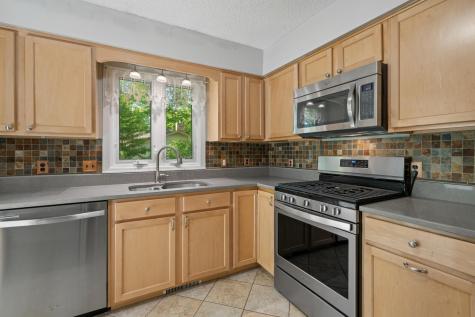 75 Pleasant Lane E Excelsior MN 55331