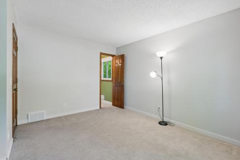 75 Pleasant Lane E Excelsior MN 55331