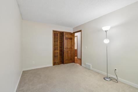 75 Pleasant Lane E Excelsior MN 55331