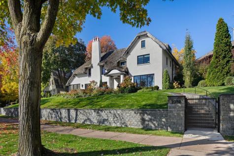 2388 W Lake Of The Isles Parkway Minneapolis MN 55405