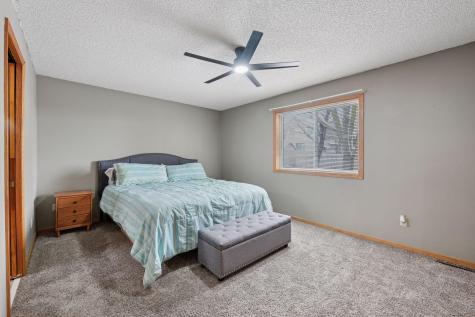 20911 Jameswood Court Lakeville MN 55044