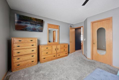 20911 Jameswood Court Lakeville MN 55044