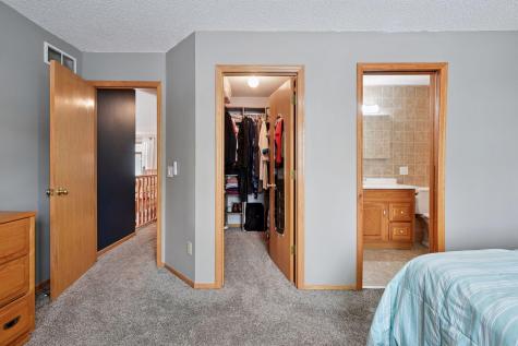 20911 Jameswood Court Lakeville MN 55044