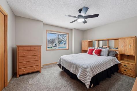 20911 Jameswood Court Lakeville MN 55044