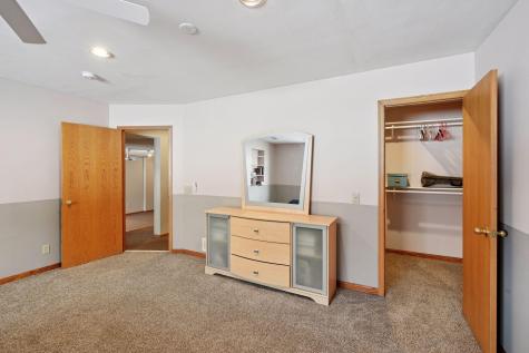 20911 Jameswood Court Lakeville MN 55044