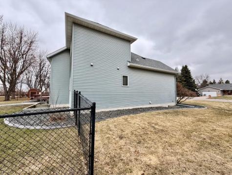 1543 14th Avenue N Wahpeton ND 58075