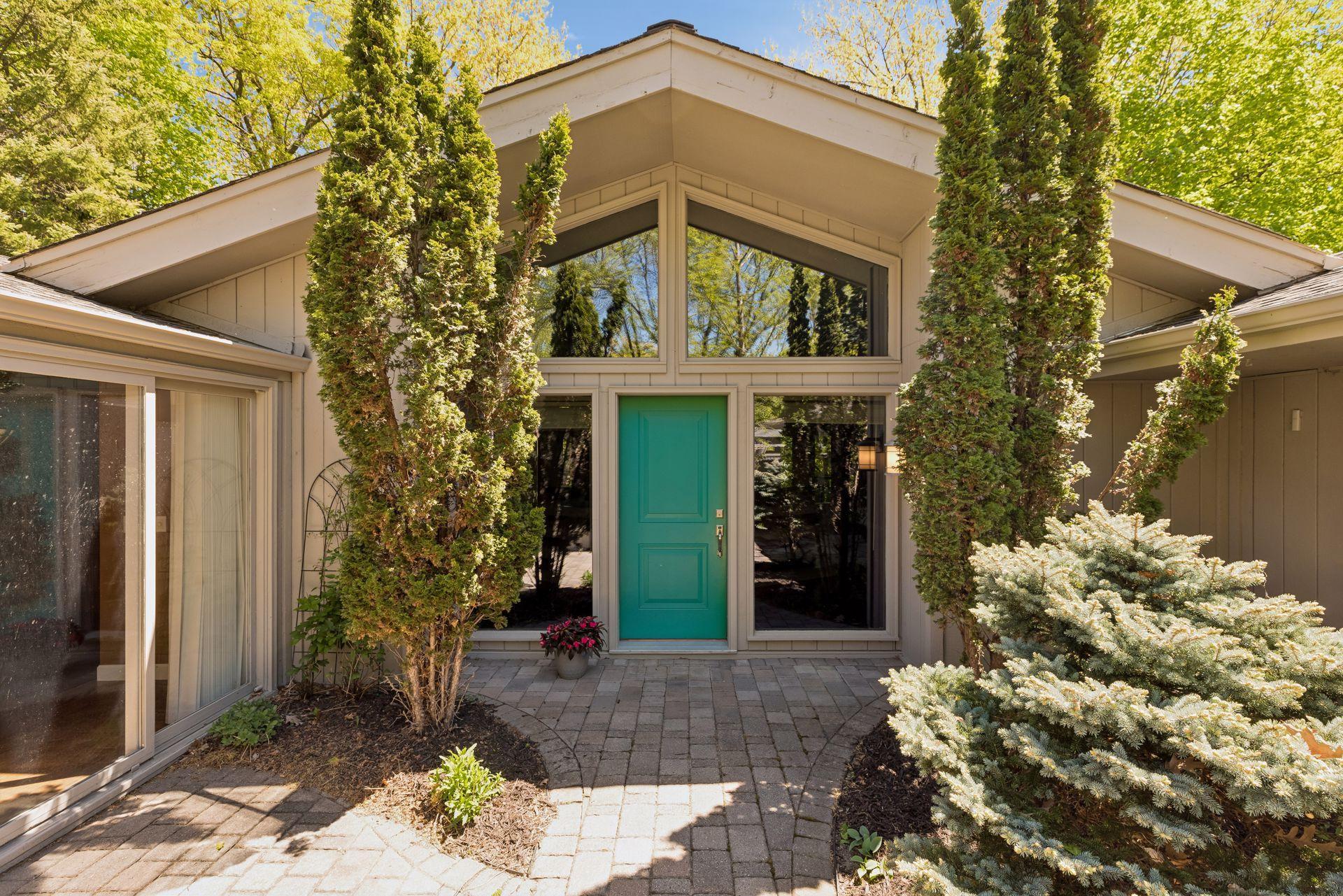 4785 Bayswater Road Shorewood MN 55331