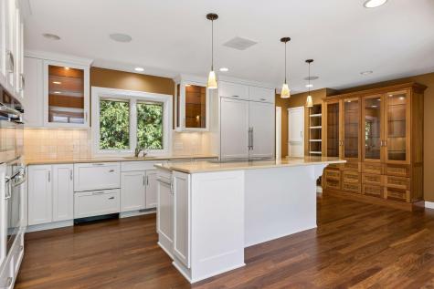 4785 Bayswater Road Shorewood MN 55331