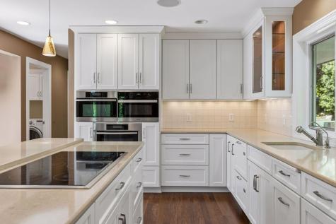 4785 Bayswater Road Shorewood MN 55331