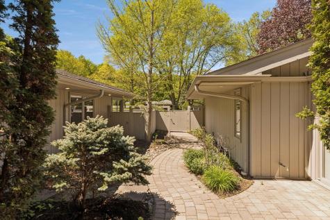 4785 Bayswater Road Shorewood MN 55331