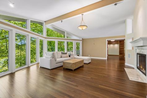 4785 Bayswater Road Shorewood MN 55331