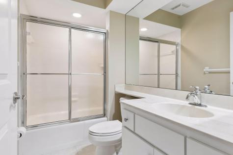 4785 Bayswater Road Shorewood MN 55331