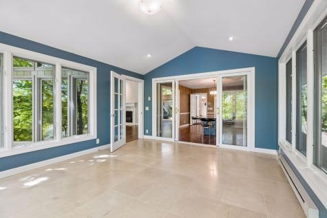 4785 Bayswater Road Shorewood MN 55331