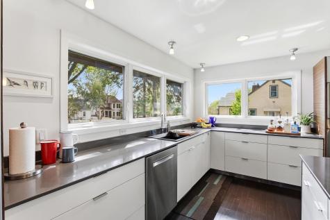 2199 Pinehurst Avenue Saint Paul MN 55116