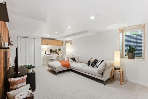 2199 Pinehurst Avenue Saint Paul MN 55116