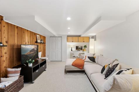 2199 Pinehurst Avenue Saint Paul MN 55116