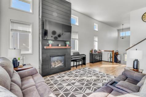 821 60th Avenue W West Fargo ND 58078