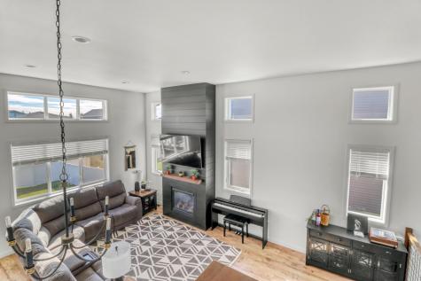 821 60th Avenue W West Fargo ND 58078