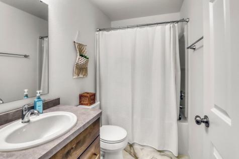 821 60th Avenue W West Fargo ND 58078