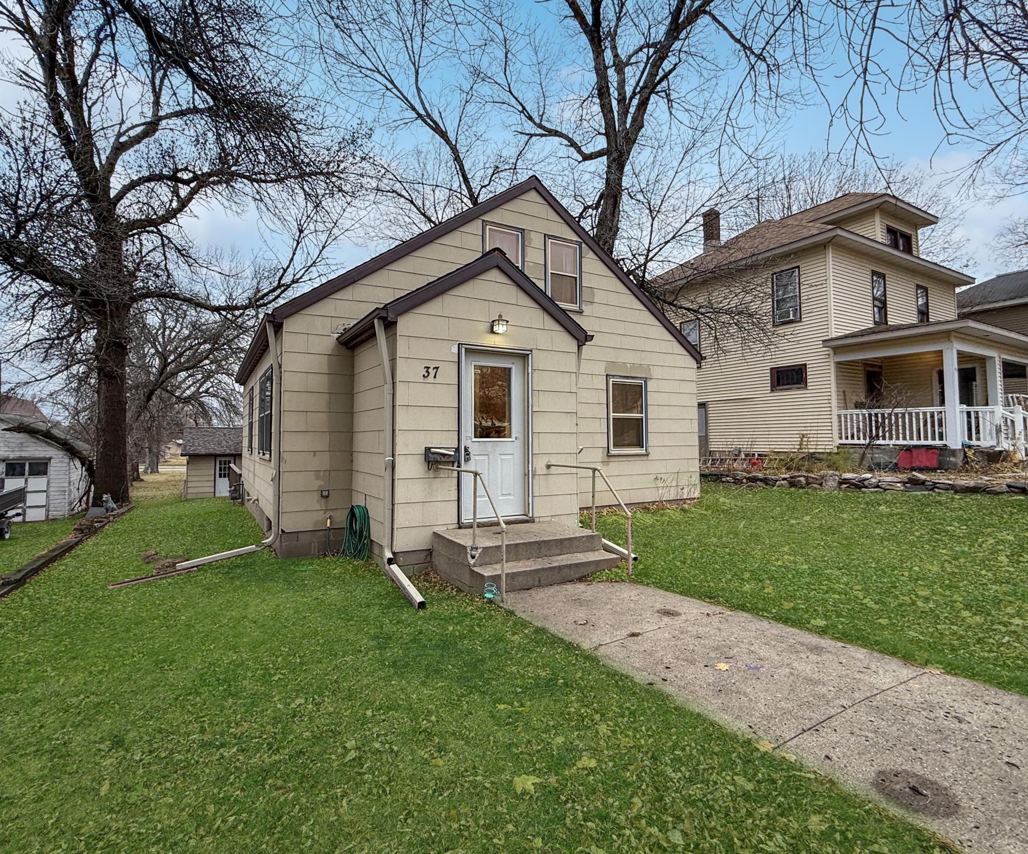 37 E Sorenson Avenue Appleton MN 56208