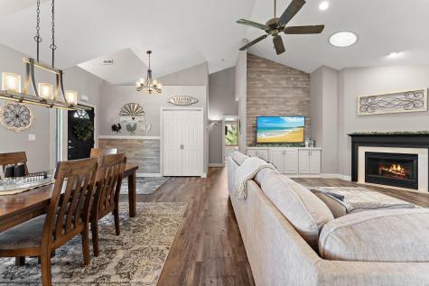 W10415 521st Avenue Prescott WI 54021