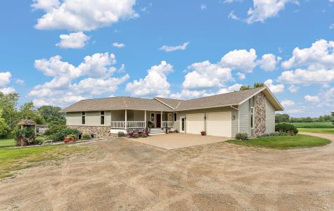 2312 Becker Trail Faribault MN 55021