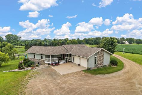 2312 Becker Trail Faribault MN 55021