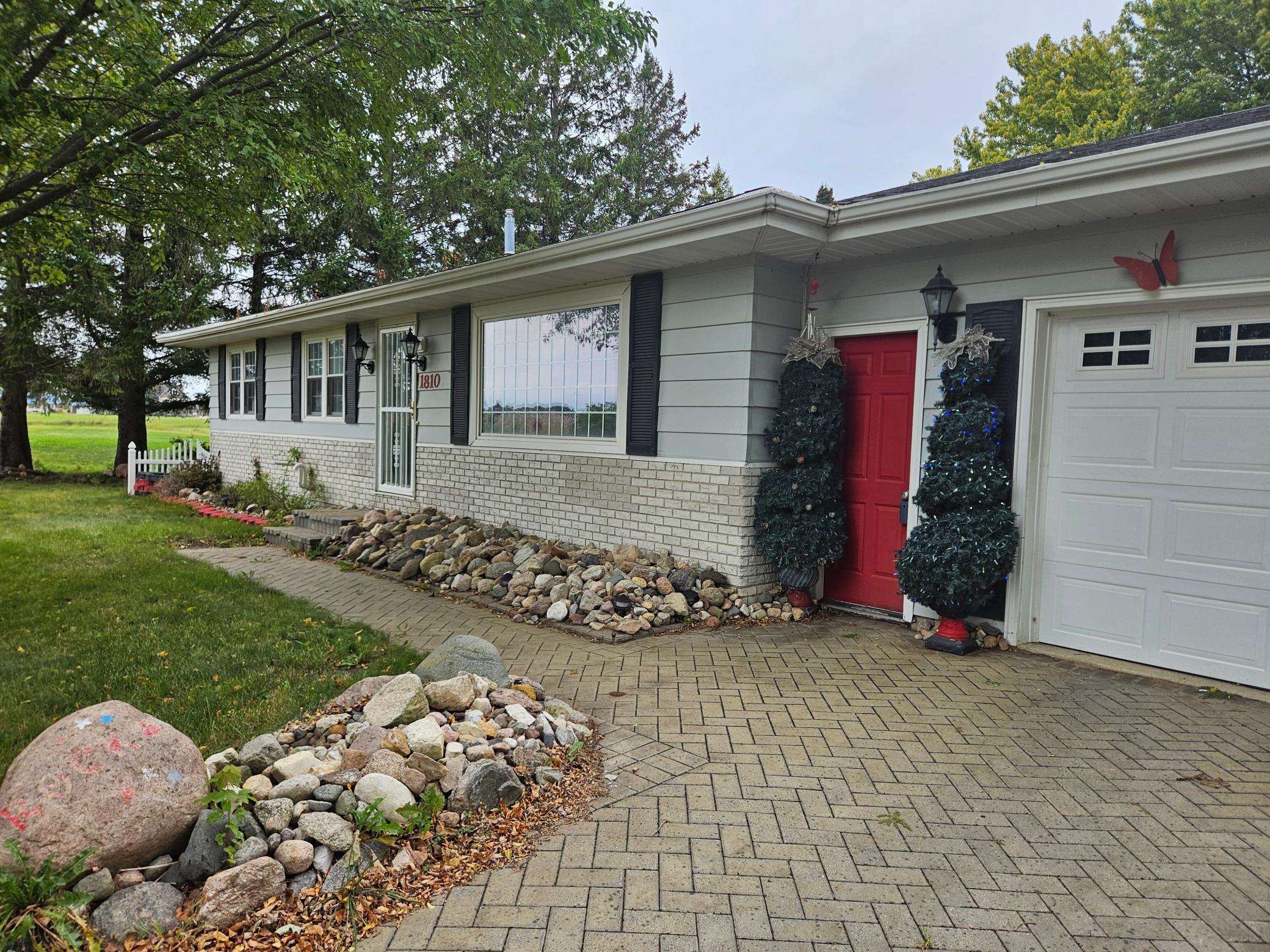 1810 Michaelle Lane Albert Lea MN 56007