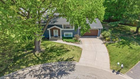 311 Eagle Ridge Circle Burnsville MN 55337
