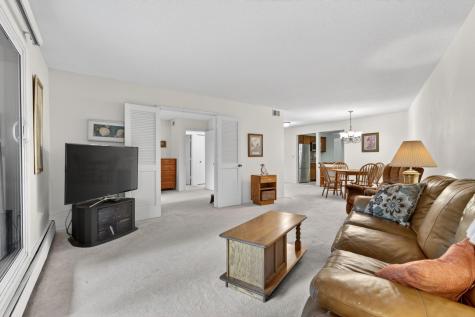 2680 Oxford Street N Roseville MN 55113