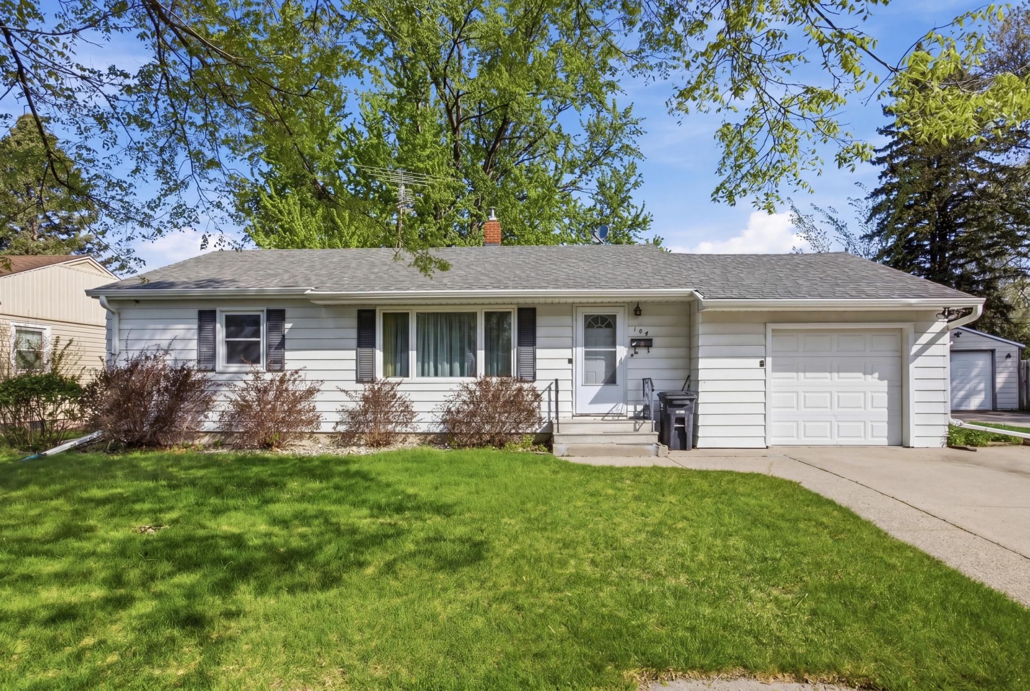 105 16th Avenue N Fargo ND 58102