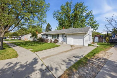 105 16th Avenue N Fargo ND 58102
