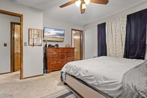 2014 18th Street S Moorhead MN 56560