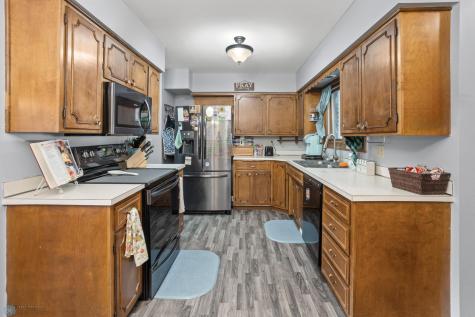 2014 18th Street S Moorhead MN 56560