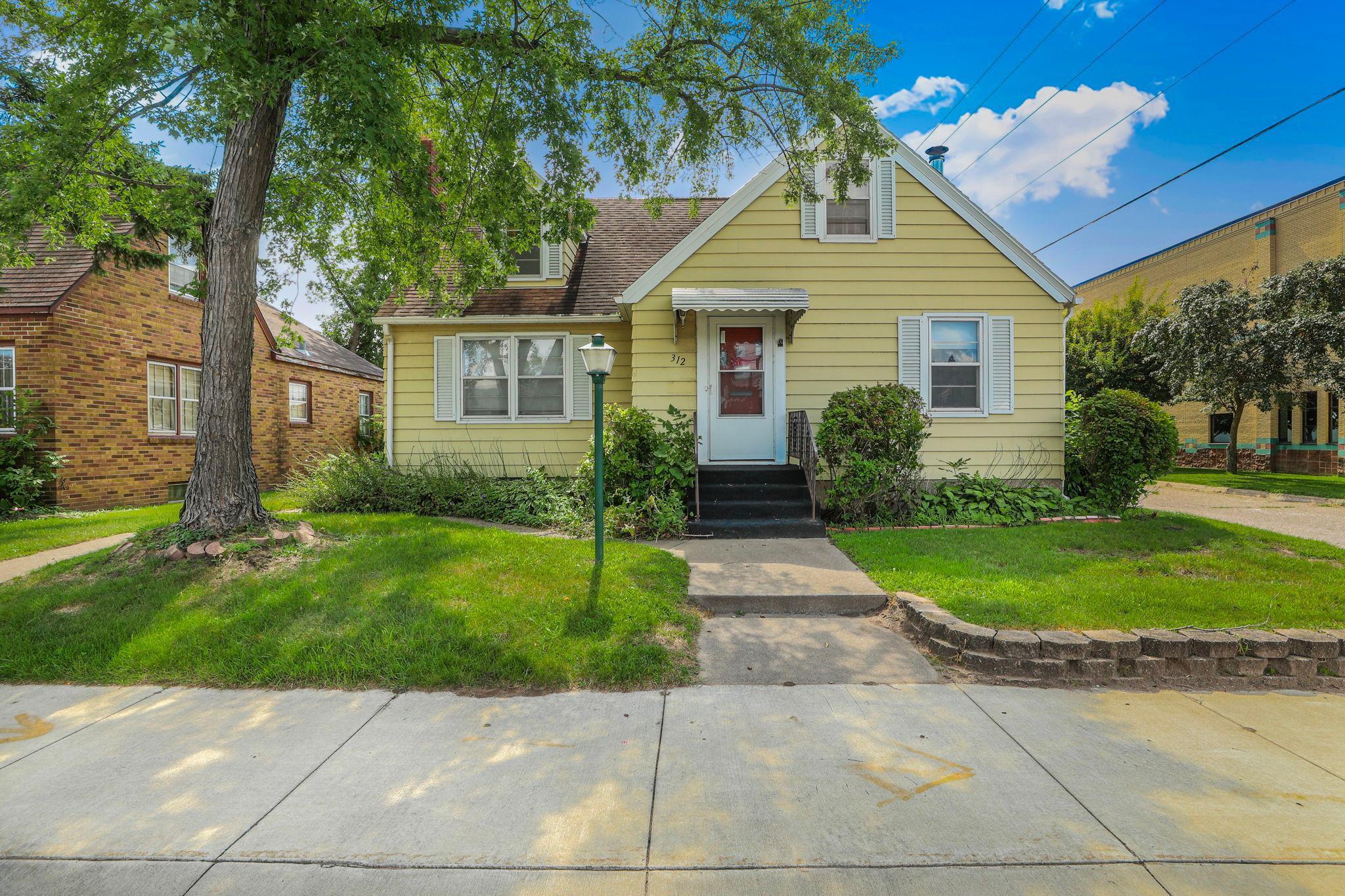 312 E Broadway Little Falls MN 56345