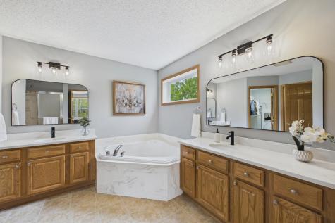 2409 Golf Drive Woodbury MN 55129