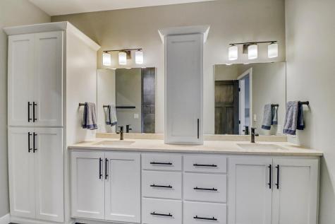 2700 Golden Lane S Fargo ND 58104