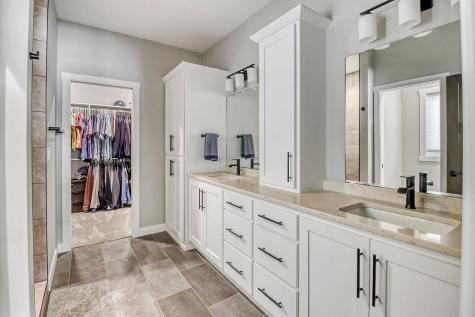 2700 Golden Lane S Fargo ND 58104