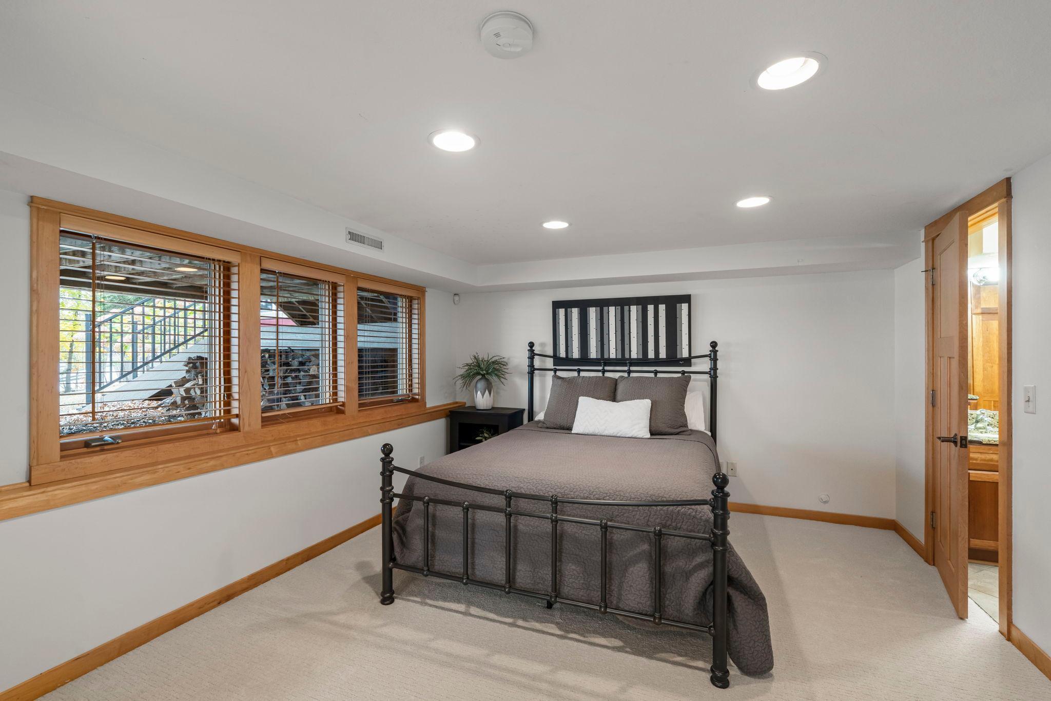 3191 Lake Lane Arden Hills MN 55112