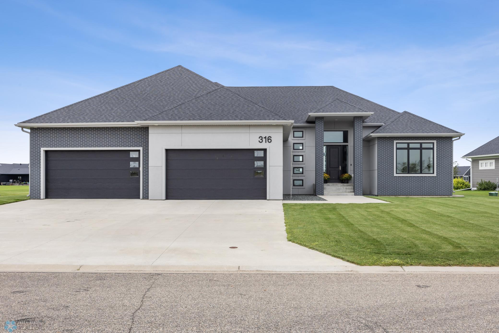 316 Trent Jones Drive Oxbow ND 58047