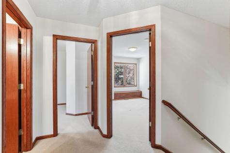 4676 Hamlet Avenue N Oakdale MN 55128