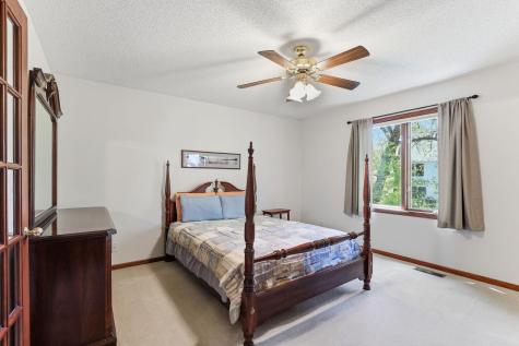 4676 Hamlet Avenue N Oakdale MN 55128