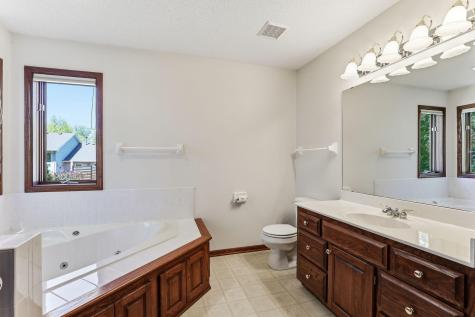 4676 Hamlet Avenue N Oakdale MN 55128