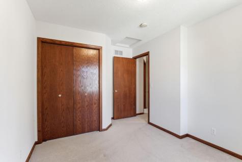 4676 Hamlet Avenue N Oakdale MN 55128